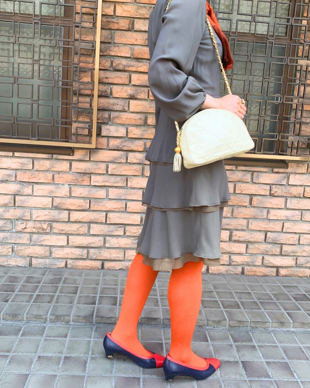 OLD CHANEL マトラッセ半円フリンジチェーンバッグ(アイボリー)