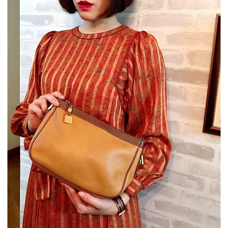 LOEWE アナグラムロゴ 2WAYバッグ(黄)