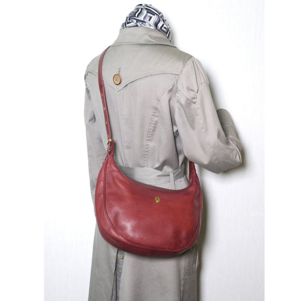 Cartier 三日月ショルダーバッグ(ボルドー)