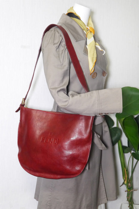OLD Fendi バッグチャーム付き!総革大判ショルダー(赤)