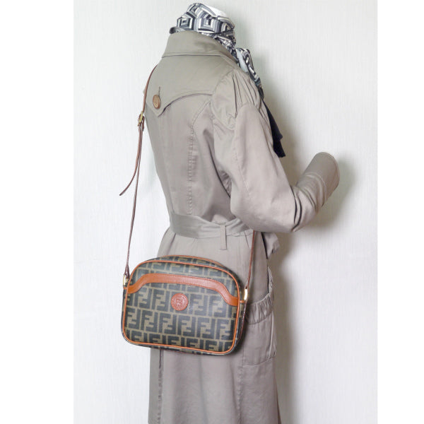 Fendi ズッカ柄PVCショルダーバッグ(茶)