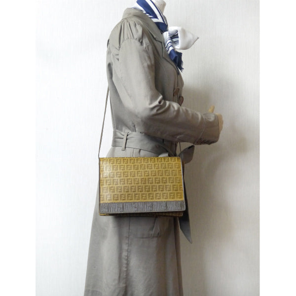 Fendi 6FFロゴ ズッキーノ柄スクエアショルダー(茶)