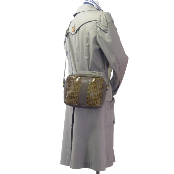 FENDI ズッキーノ柄スクエアショルダー(茶)