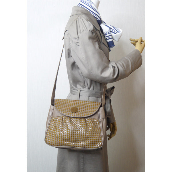 OLD Fendi 半円フラップ 編み込みレザーショルダー(チャコール)