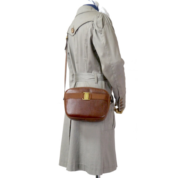 Salvatore Ferragamo Varaリボン リザードポシェットバッグ(茶)