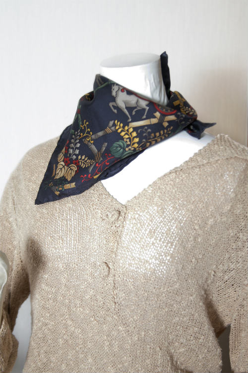 Salvatore Ferragamo シルクスカーフ(馬柄)