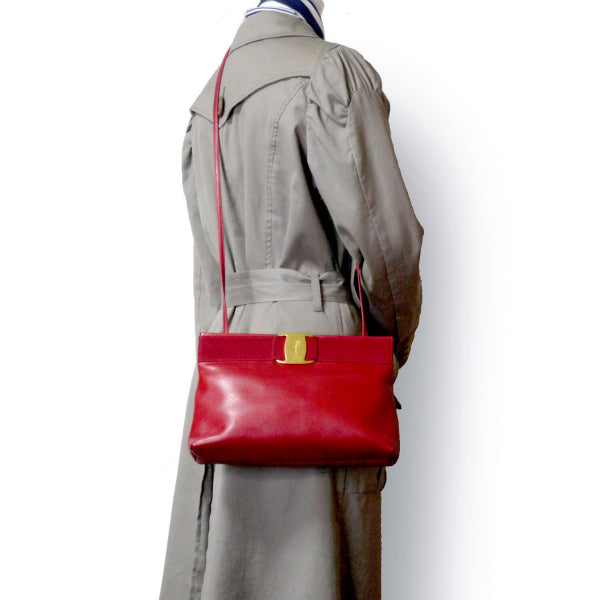 Salvatore Ferragamo Vara総革2WAYショルダー(赤)