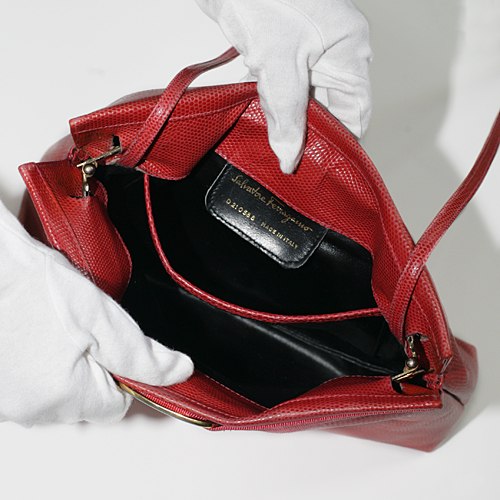 Salvatore Ferragamo リボン横長ショルダー