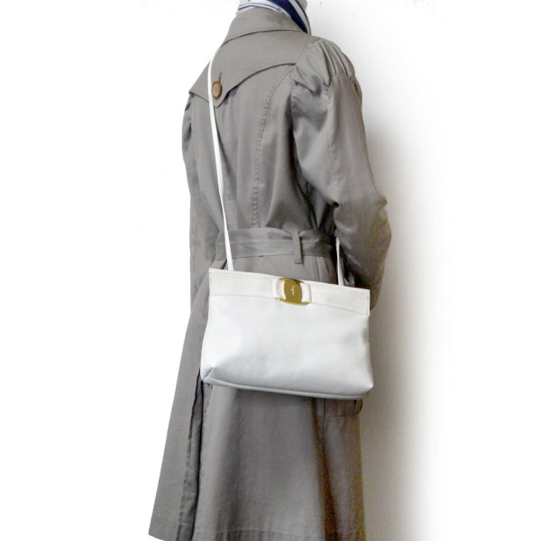 Salvatore Ferragamo Varaリザード2WAYショルダー(白)