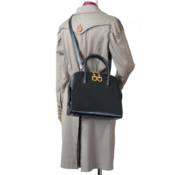 Salvatore Ferragamo ガンチーニ金具ボリード型2WAYハンドバッグ(黒)