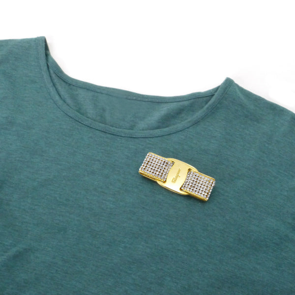 Salvatore Ferragamo Varaリボンストーンブローチ(ゴールド)