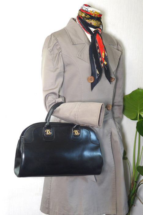 OLD Gucci カウ半円ハンドバッグ(黒)