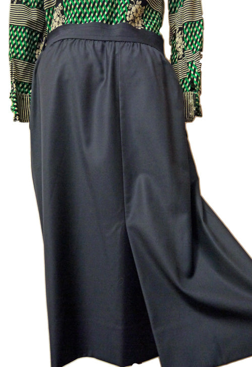 GIVENCHY 黒スカート