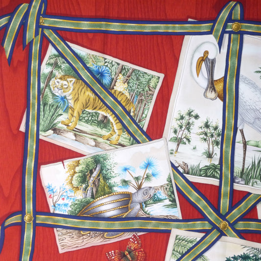 OLD Gucci アニマル柄 大判シルクスカーフ(赤系)