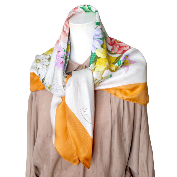 OLD Gucci フローラ 大判シルクスカーフ(オレンジ系)