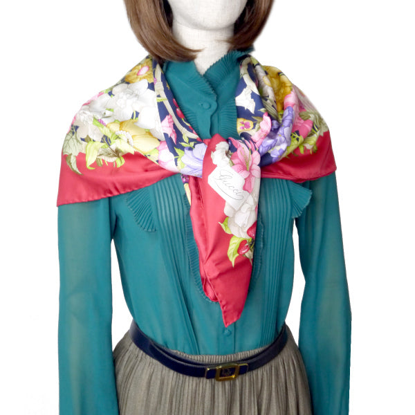 OLD Gucci フローラ 大判シルクスカーフ(赤/紺系)