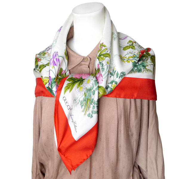 OLD Gucci アクセコ フローラ大判シルクスカーフ(赤系)
