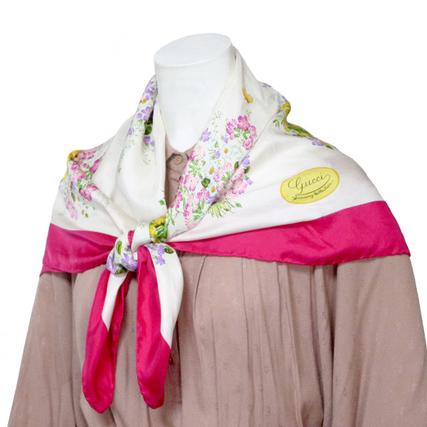 OLD Gucci アクセコ フローラ大判シルクスカーフ(ピンク系)