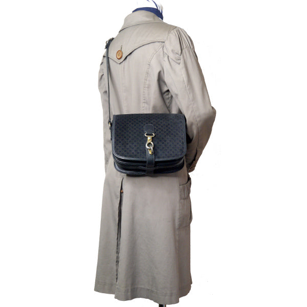 OLD Gucci スクエアGGスエード フック金具ショルダー(濃紺)