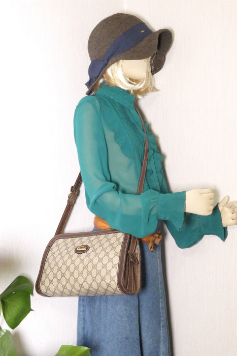 OLD Gucci 70s筆記体金具ショルダ−(茶)