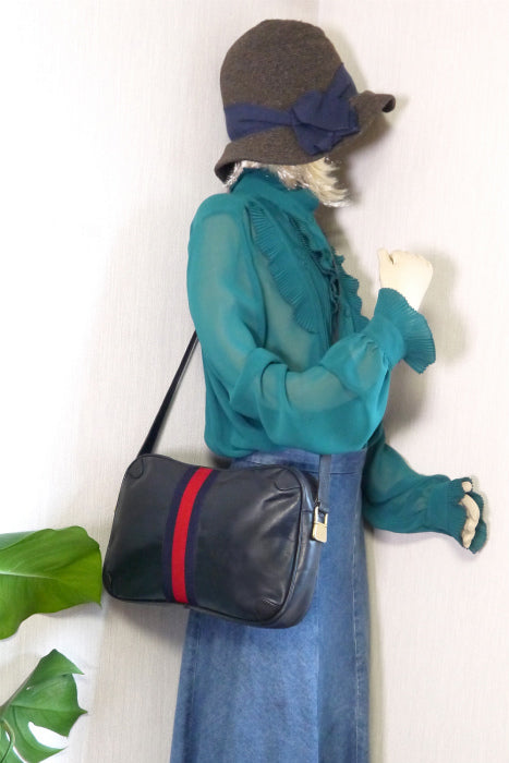 OLD Gucci 総革縦シェリーショルダー(紺)