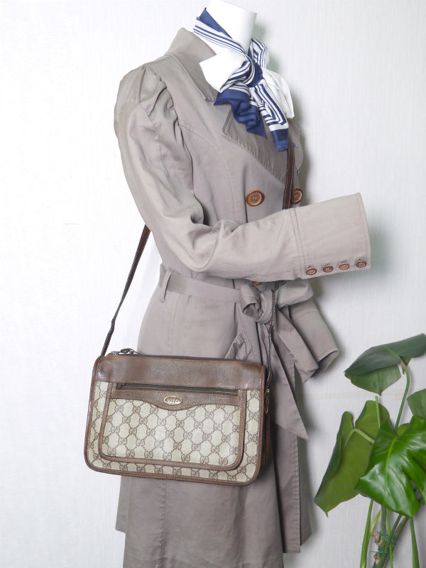 OLD Gucci 70s筆記体ロゴ金具ショルダ−(茶)