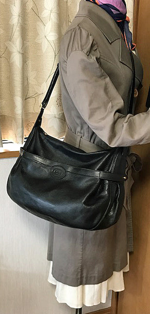 OLD Gucci シンプルGGマーク総革大型ショルダー(黒)