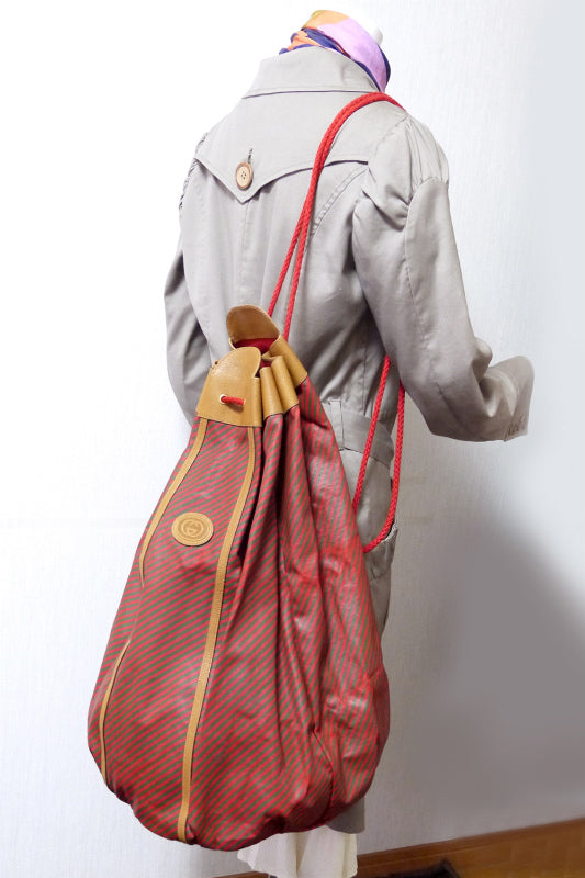 OLD Gucci Rigateライン大型巾着リュック(赤)