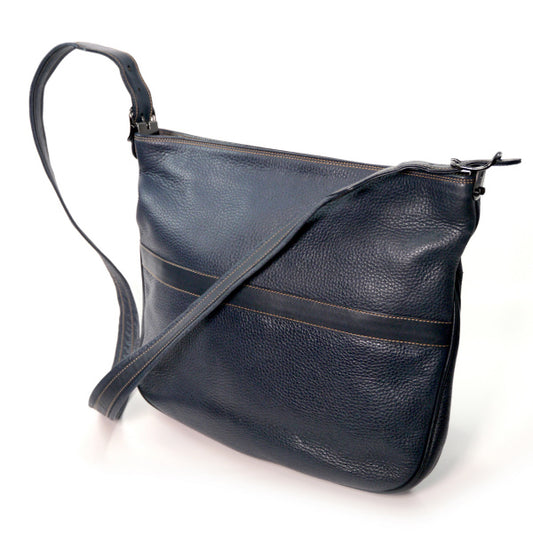 OLD Gucci 総革フロントポケット大型ショルダー(黒)