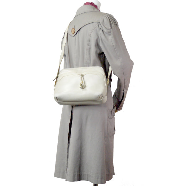 OLD Gucci 総革フリンジ付きショルダーバッグ(白)