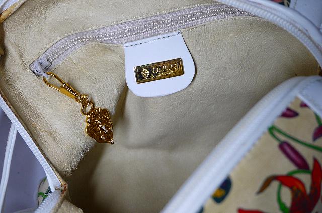 OLD Gucci FLORA フローラ四角ポシェット(白)
