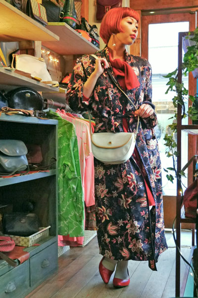 OLD Gucciホワイト斜めがけ半円ショルダー