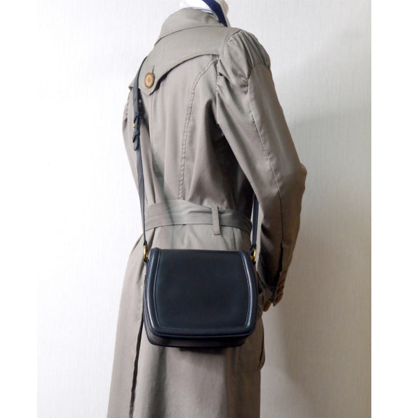 OLD Gucci<訳あり>総革スクエアミニポシェット(黒)