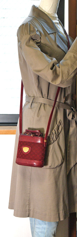 OLD Gucci 赤ミニ巾着ポシェット