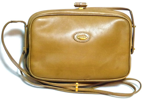 OLD Gucci総皮キャメル斜め掛けウッドショルダー
