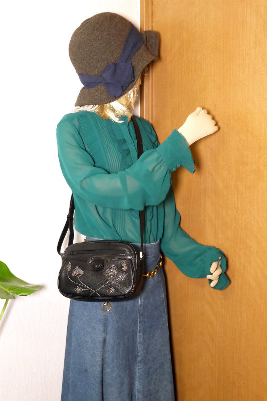 OLD Gucci リーフ刺繍ポシェット(黒)