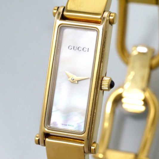 OLD Gucci シェル バングルウオッチ(ゴールド)