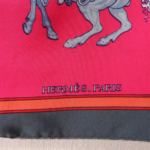HERMES 大判カレ スカーフCARROUSEL(ピンク)