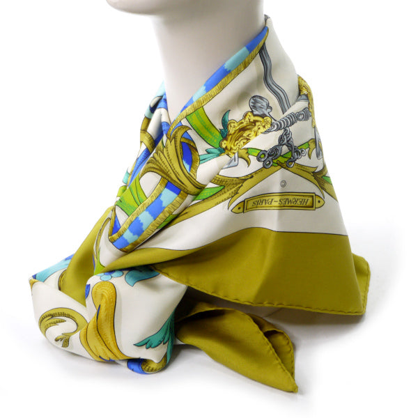 HERMES 大判カレ90 スカーフLE MORS A LA CONETABLE(黄緑/轡の気品)