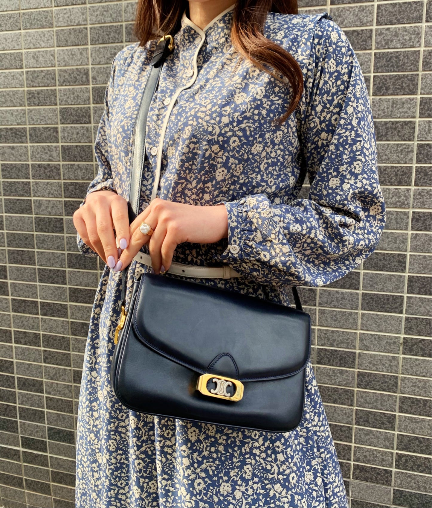 OLD CELINE ブラゾン金具レザーショルダーバッグ(濃紺)