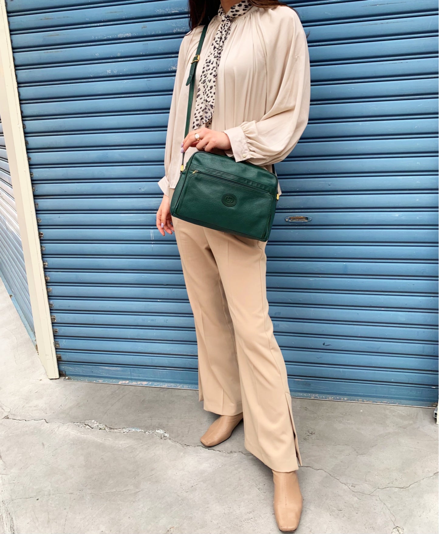 OLD Gucci GGエンボスロゴ型押しレザーショルダー(緑)