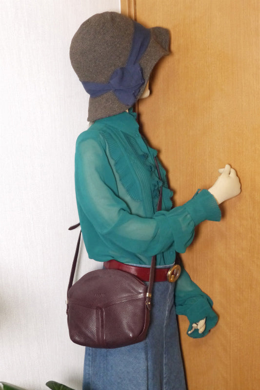 Lanvin 型押しレザーミニポシェット(バーガンディ)