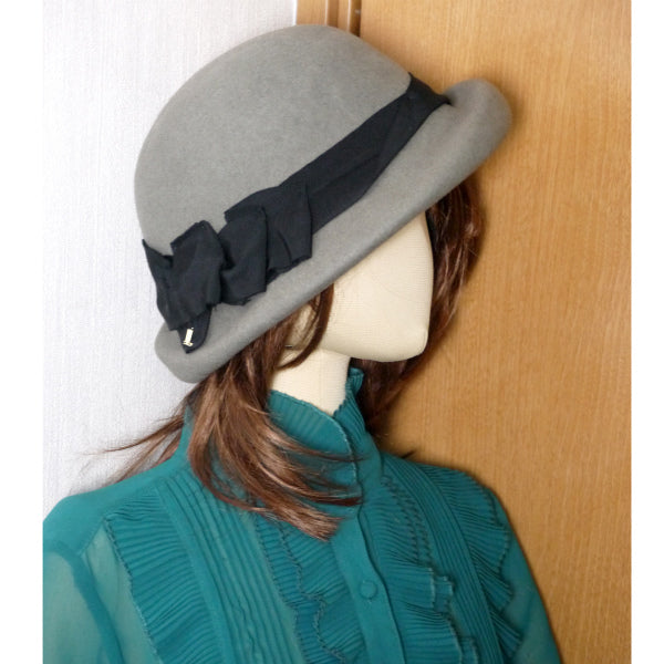 LANVIN en Bleu リボン付きクローシュ帽子(グレー)