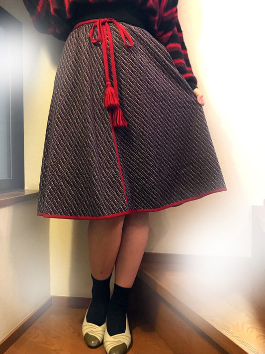 LANVIN フリンジリボン膝丈ウールスカート(紺×赤)