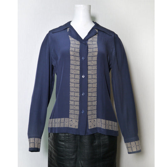 LANVIN シルク100%ロゴ柄ブラウス(紺)