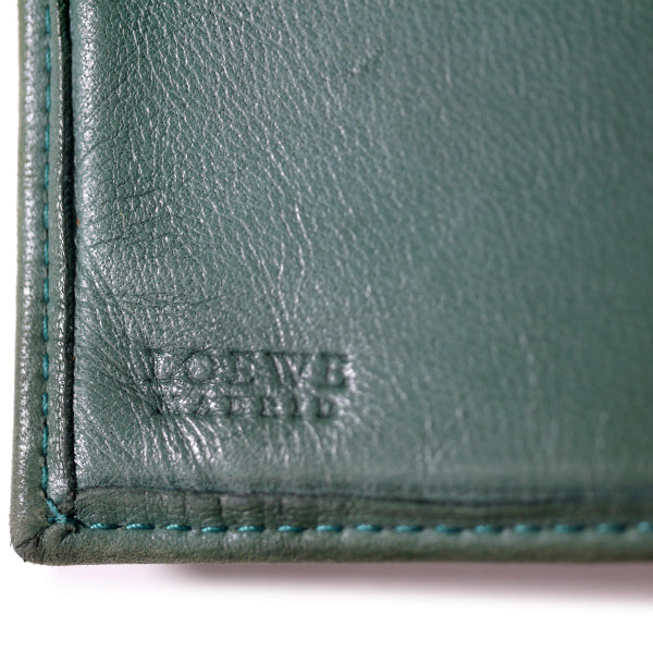 LOEWE アナグラムロゴ ラム革折り財布(アースグリーン)