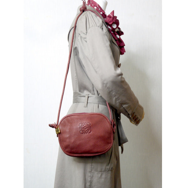 LOEWE アナグラムロゴ総革ミニポシェット(ボルドー)