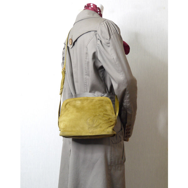 LOEWE アナグラムロゴ スエード半円ショルダー(オリーブ)