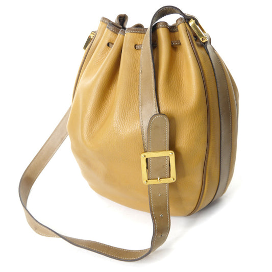 LOEWE アナグラムロゴ巾着レザーショルダー(マスタード)