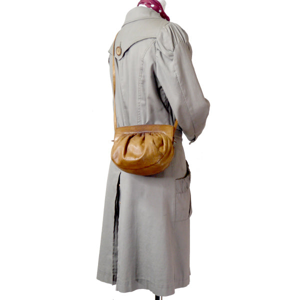 LOEWE ロエベナッパ 貝殻型ポシェット (茶)